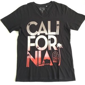 GUESS BY GUESS CALIFORNIA V-NECK T-SHIRT